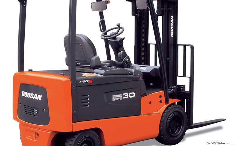 CARRELLI ELEVATORI ELETTRICI a corrente alternata